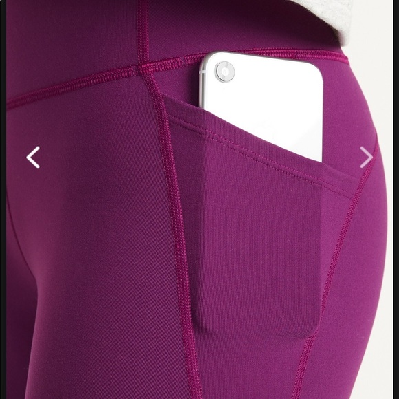 ON Black Elevate High-Rise Go-Dry Side-Pocket Mesh Compression 7/8 Ankle Legging - Picture 8 of 9